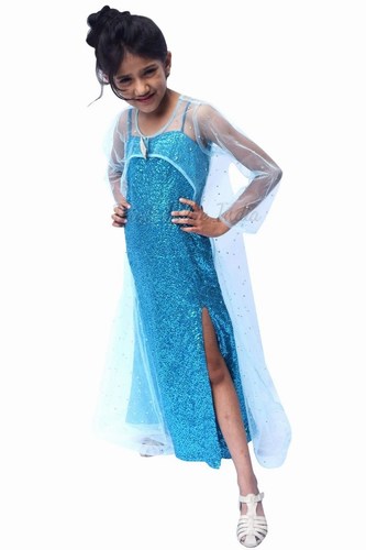 HD wallpaper: girl wearing Frozen Elsa dress beside Frozen theme birthday  cake | Wallpaper Flare
