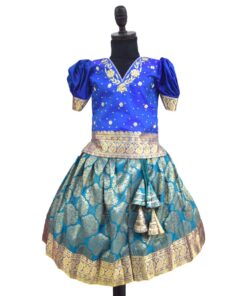 girl's-pavdai-pattu-lehenga-blouse-set-in-blue